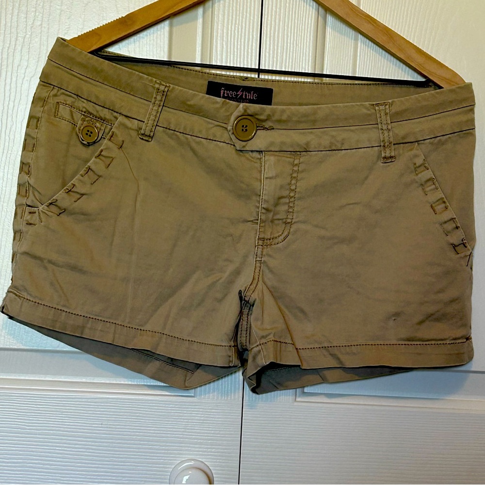 Freestyle Revolution Khaki Cargo Shorts
